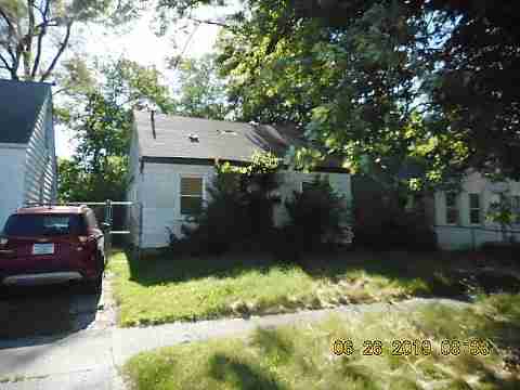 16184 Strathmoor (2)_m.jpg